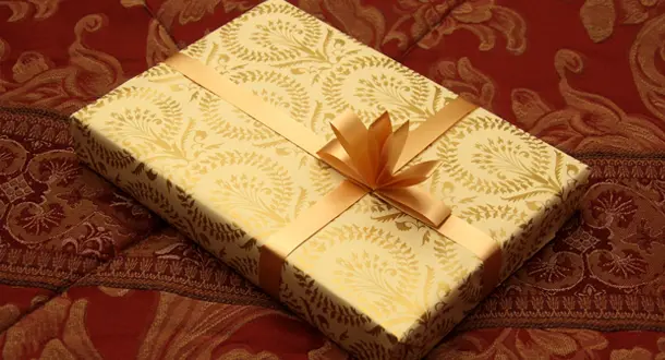 This Holiday Season, Give the Greatest Gift of All: Books!