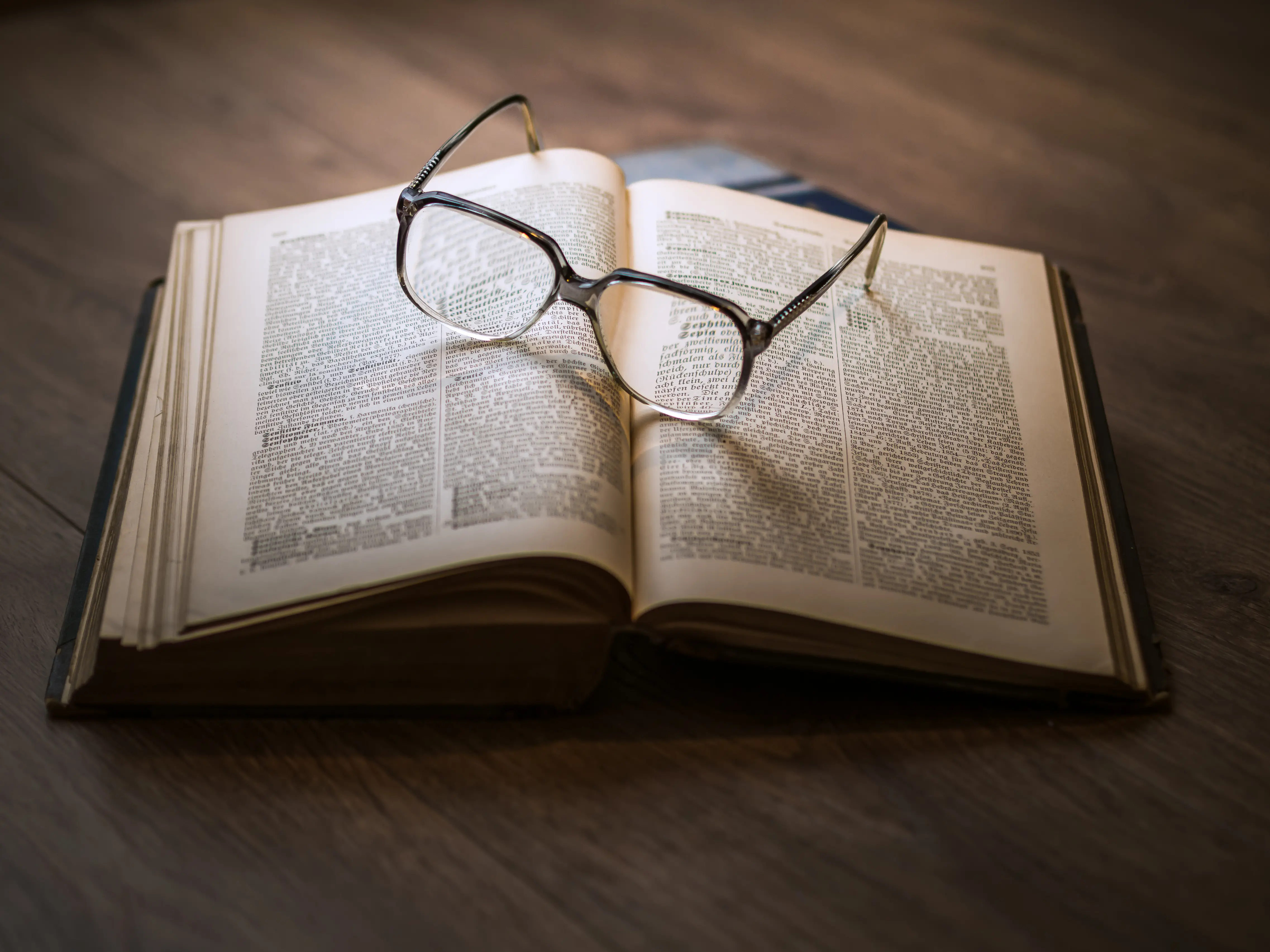 Ten Tips on How to Pitch Your Book to Review Bloggers and Not Get Ignored