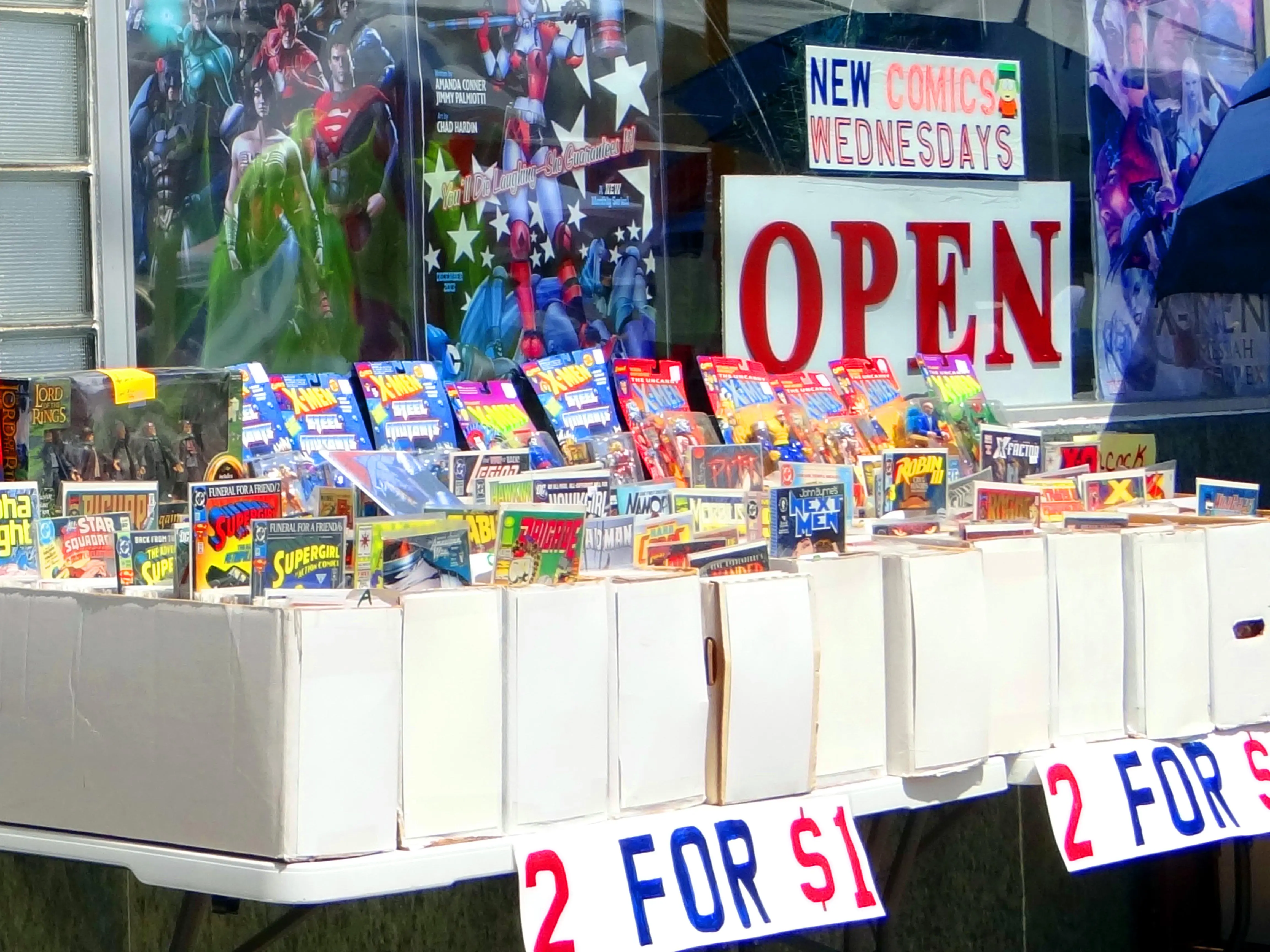 8 Lessons Bookstores Could Learn From Comic Book Stores