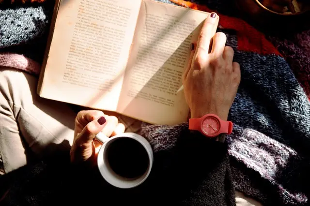 6 Romantic Books to Cozy Up With This Holiday