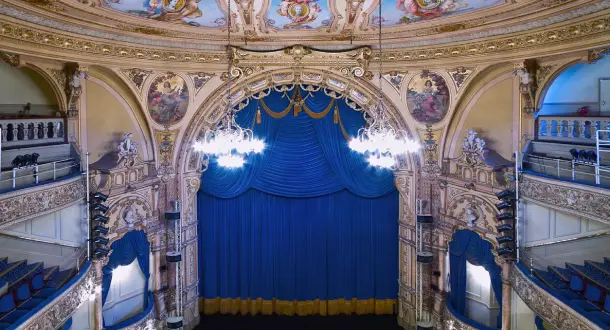 5 Dramatists as Novelists: The Joy of Reading Plays